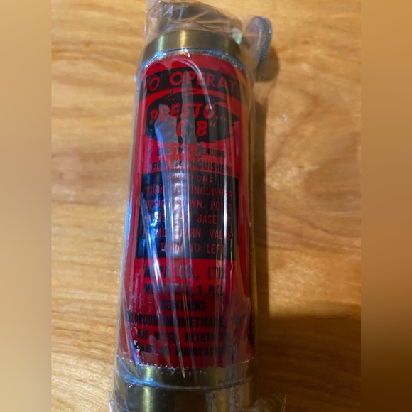 Vintage motorcycle extinguisher - Picture 4 of 7